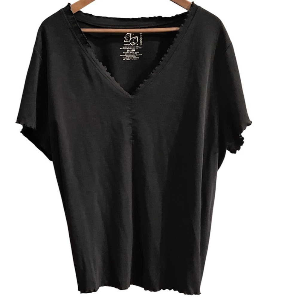 Black Stretch Short Sleeve Perfect Fit Tee with Ruffle Accents Size 26/28W